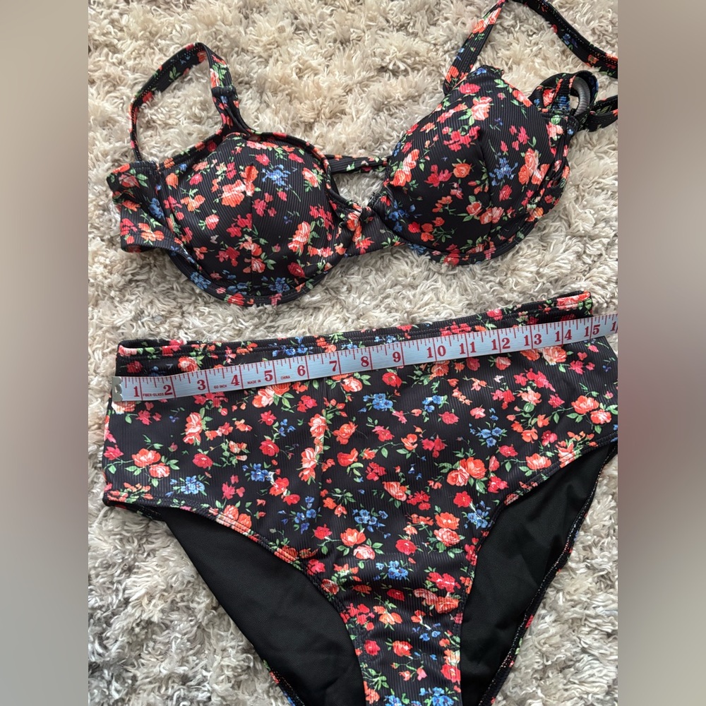 Floral Bikini Set - Picture 4 of 4